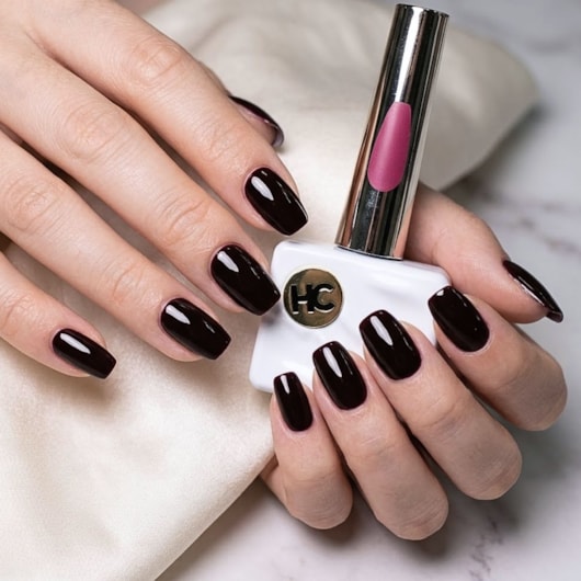 Esmalte em gel Vinho quase preto Natureza 15ml Helen Color para unhas