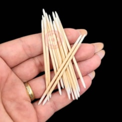 Palito com algodão ponta dupla para esmaltação Palito com algodão ponta dupla para esmaltação