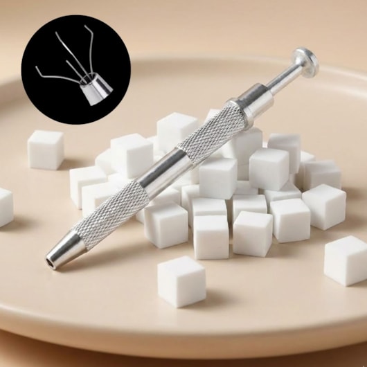 Pinça com esponjinha para decoração e pó cromado para unhas