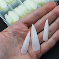 Unhas Postiças Stiletto Natural 240un Unhas Postiças Stiletto Natural 240un